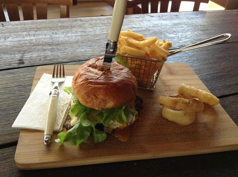 Doc Yarrum Cafe - Restaurant Gold Coast 0