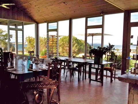 French Is Vineyards Seasonal Kitchen - Restaurant Gold Coast 0