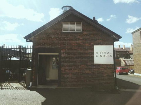 Bistro On Cinders - Restaurant Gold Coast 0