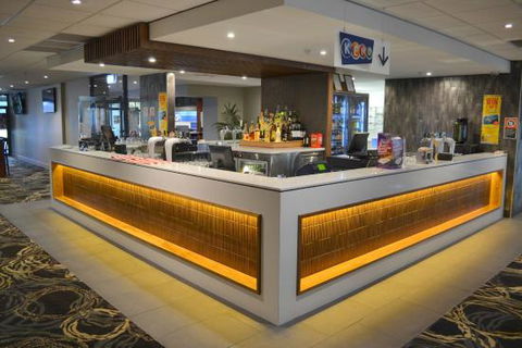 Warilla Sporties - Restaurant Gold Coast 0