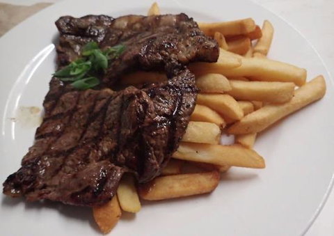 Champions Family Bistro - Restaurant Gold Coast 0