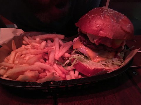 2 Smoking Barrels - Restaurant Gold Coast 0