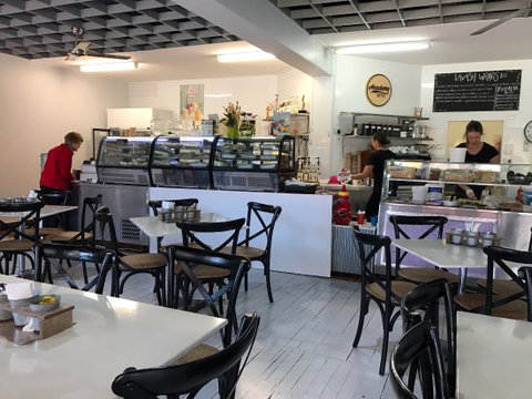 EClairs Coffe Shop - Restaurant Gold Coast 0