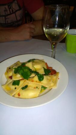 Friends Pizza Restaurant - Restaurant Gold Coast 0