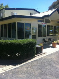 Poplar Caravan Park  Harry's Snack Shack