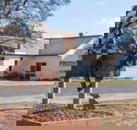 Pretty Pine Hotel - Restaurant Gold Coast