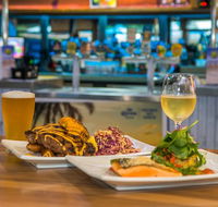 Seaview Tavern - Restaurant Gold Coast