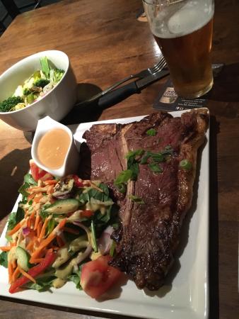 The Family Hotel - Restaurant Gold Coast 0