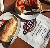 Round about Bakery - Restaurant Gold Coast