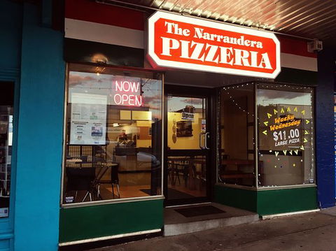 The Narrandera Pizzeria - Restaurant Gold Coast 0