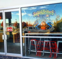 Elwoods Eatery - Restaurant Gold Coast