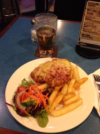 Salisbury Hotel - Restaurant Gold Coast 0