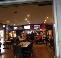 The Shaws Bay Hotel - Restaurant Gold Coast