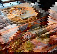 Sir John's Bar - Restaurant Gold Coast