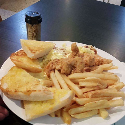 The Royal Hotel - Restaurant Gold Coast 0