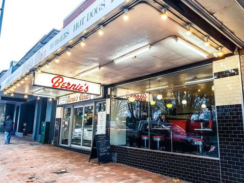 Bernie's Diner - Restaurant Gold Coast 0