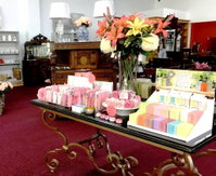 Nanna's Antiques and Cafe