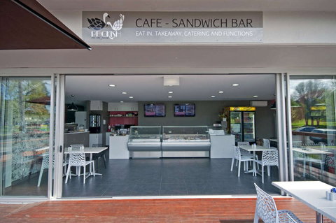 Peckish On The Park - Restaurant Gold Coast 0