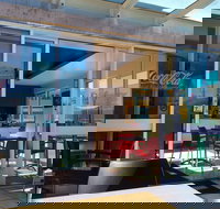 Pete's Upton St. Brasserie - Restaurant Gold Coast