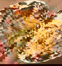 Pinewood Chicken Bar