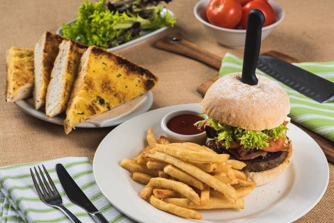 Settlers Tavern - Restaurant Gold Coast 0