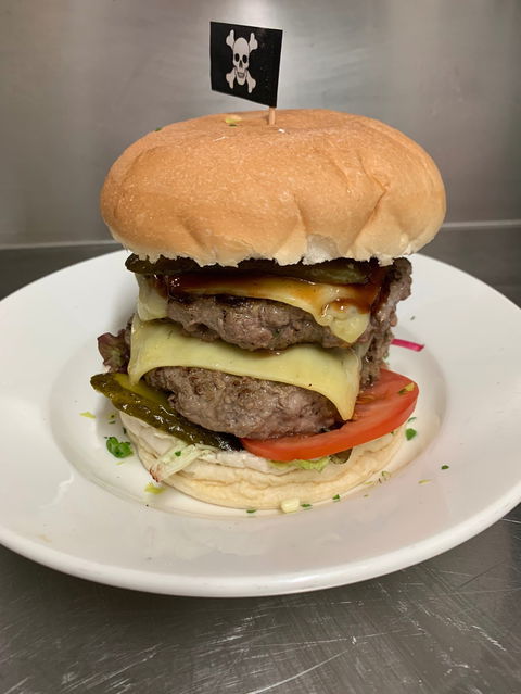 The Pirate Den Bar And Grill - Restaurant Gold Coast 0