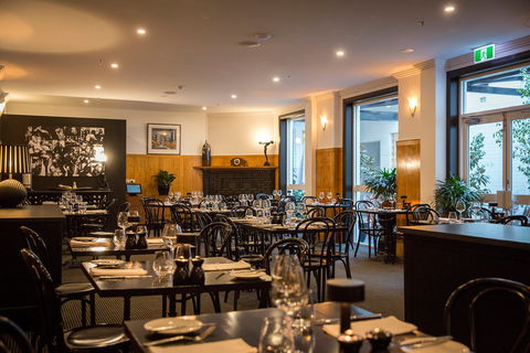 Deco Wine Bar And Restaurant - Restaurant Gold Coast 0