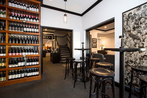 Deco Wine Bar And Restaurant - Restaurant Gold Coast 1