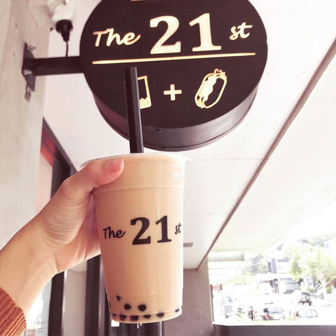 The 21st - Restaurant Gold Coast 0