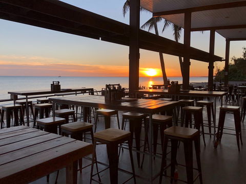 Enzo's On The Beach - Restaurant Gold Coast 2