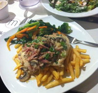 Mike's Grill The Royal Hotel - Restaurant Gold Coast