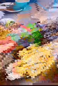 Zelena Cafe Bar and Restaurant