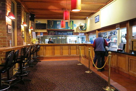 Hamers Hotel Bar And Grill - Restaurant Gold Coast 0