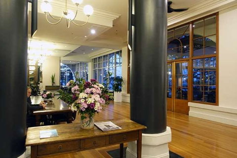 Lord Ashley Bar - Restaurant Gold Coast 0