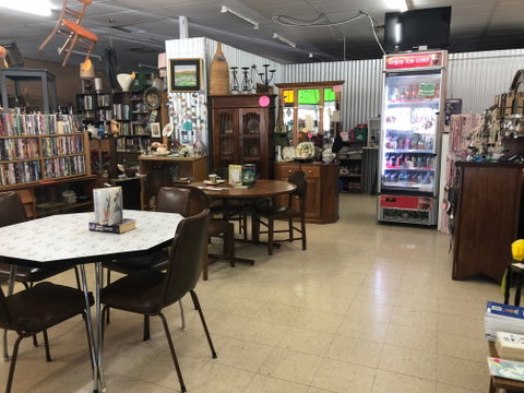 Wallaroo Treasures And Treats Cafe - Restaurant Gold Coast 0