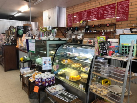 Wallaroo Treasures And Treats Cafe - Restaurant Gold Coast 1
