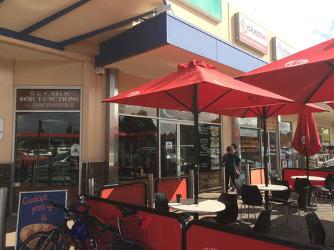 Cafe Mounzer - Restaurant Gold Coast 0