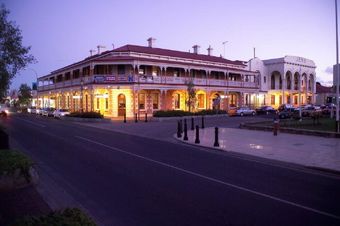 Jens Town Hall Hotel - Restaurant Gold Coast 0