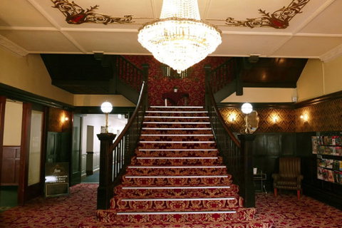 Jens Town Hall Hotel - Restaurant Gold Coast 1