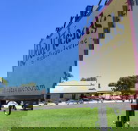 RedHeads Wine - Restaurant Gold Coast