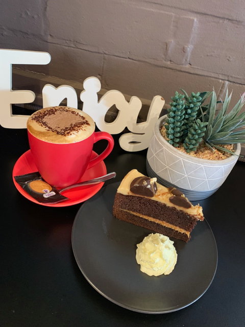 Helen's Coffee Lounge - Restaurant Gold Coast 0