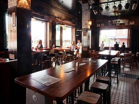 Mary G's - Restaurant Gold Coast 0