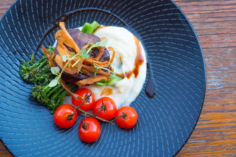 Doug And Pearl - Restaurant Gold Coast 0