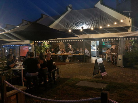 Doug And Pearl - Restaurant Gold Coast 1