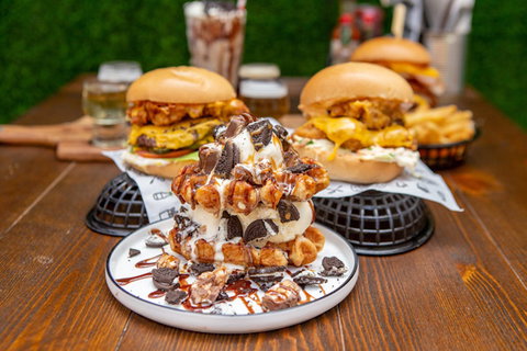 Flame Trees Burger Bar - Bayswater - Restaurant Gold Coast 0