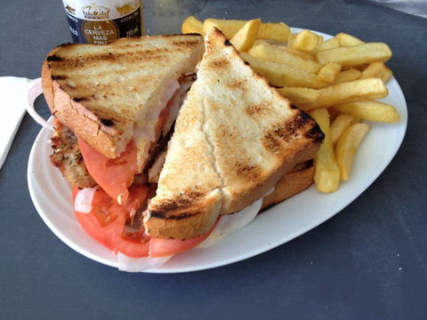 Peter's By The Sea - Restaurant Gold Coast 0