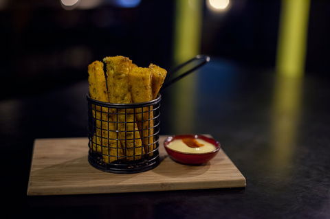 Yarra Flats Take Away - Restaurant Gold Coast 0