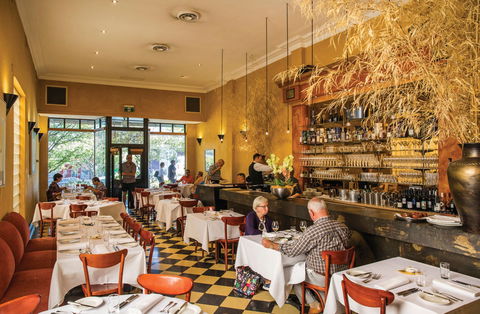Silk's Brasserie - Restaurant Gold Coast 0