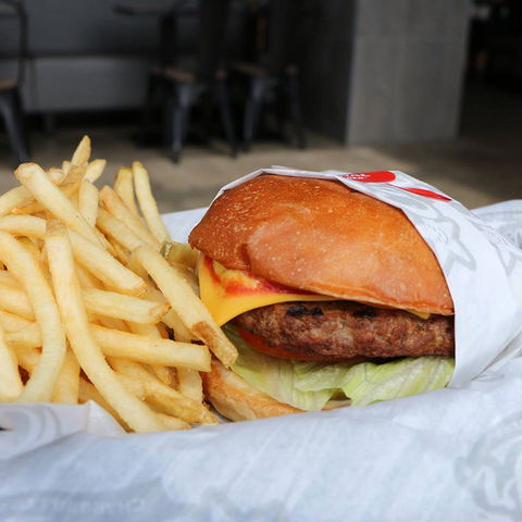 Carl's Jr. - Beenleigh - Restaurant Gold Coast 0