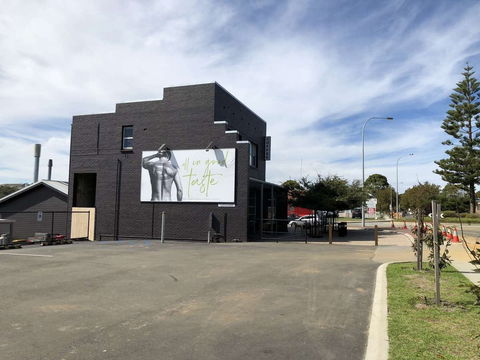 The Naked Bean Coffee Roasters - Restaurant Gold Coast 0